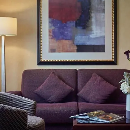 Warwick Champs-elysees מלון 4*