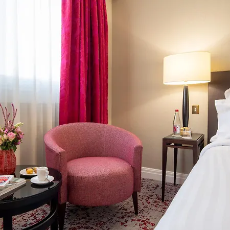 Warwick Champs-elysees מלון 4*
