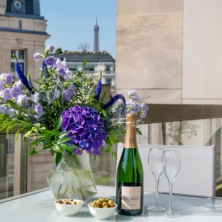 Warwick Champs-elysees 4* פריז