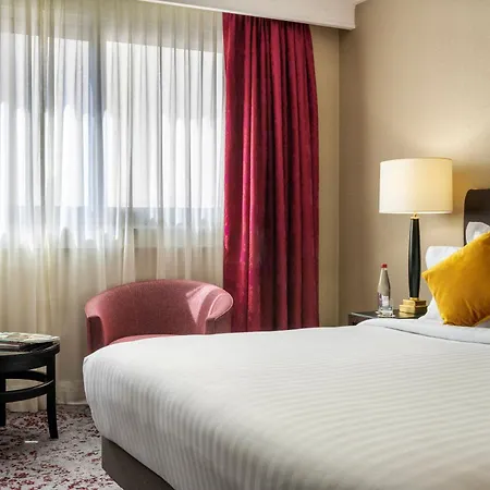 Warwick Champs-elysees מלון 4*
