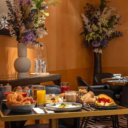 Warwick Champs-elysees 4* פריז