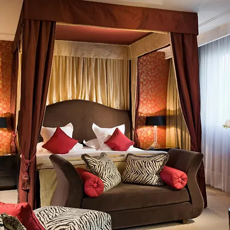 Warwick Champs-elysees 4* Paris