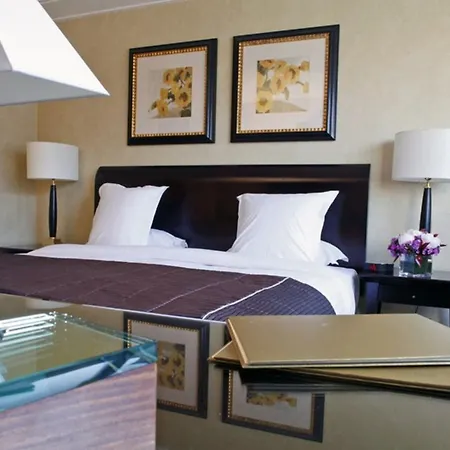 Hotel Warwick Champs-elysees 4*