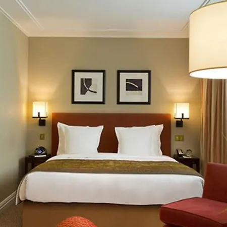 Warwick Champs-elysees Hotel 4*