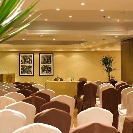 Warwick Champs-elysees 4* Paris