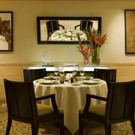 Hotell Warwick Champs-elysees 4*