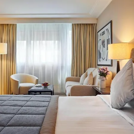 Warwick Champs-elysees