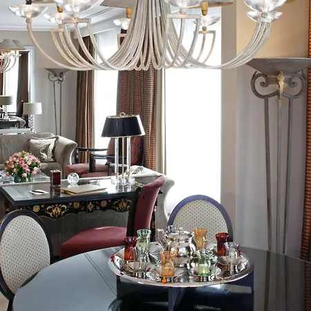 Warwick Champs-elysees 4*