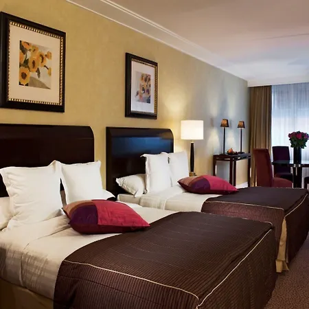 Warwick Champs-elysees