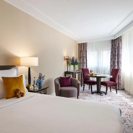 Warwick Champs-elysees