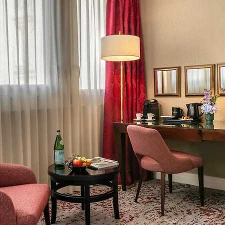 Warwick Champs-elysees Отель 4*