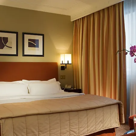 Hotel Warwick Champs-elysees 4*