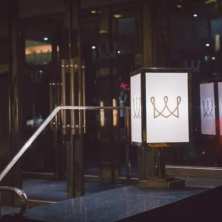 Warwick Champs-elysees Hotel 4*