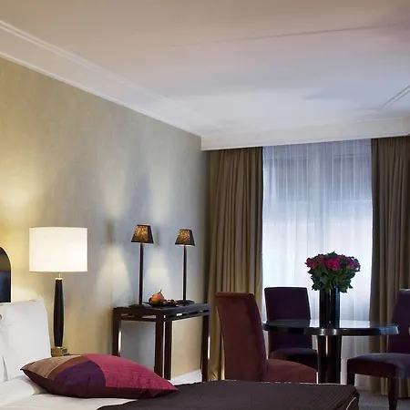 Warwick Champs-elysées