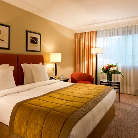 Warwick Champs-elysees Hotel 4*