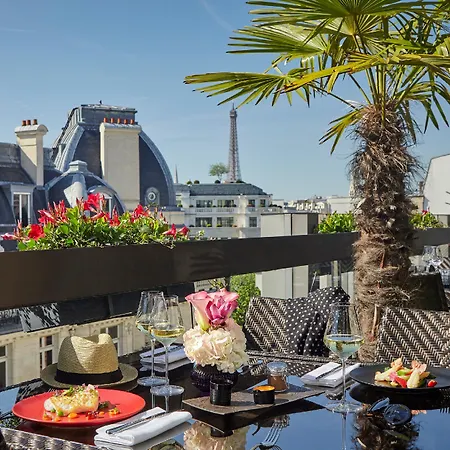 Warwick Champs-elysees Hotel 4*