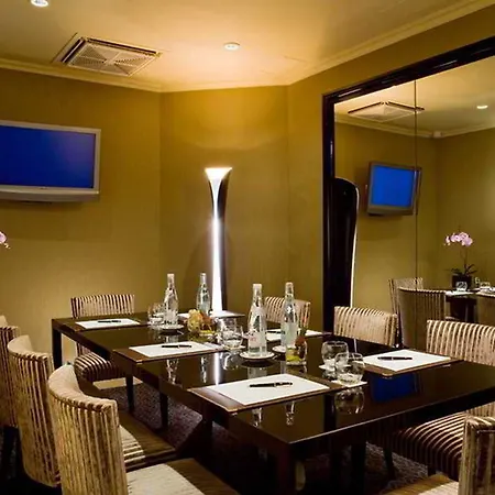 Warwick Champs-elysees 4*