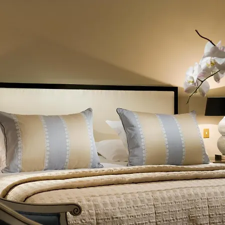 Warwick Champs-elysees ホテル パリ