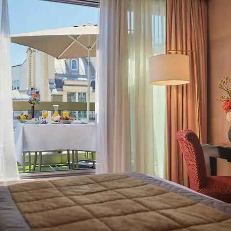 Warwick Champs-elysees Hotel 4*