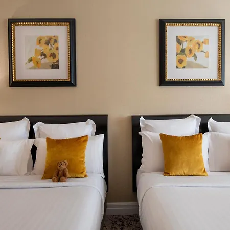 Warwick Champs-elysees 4*