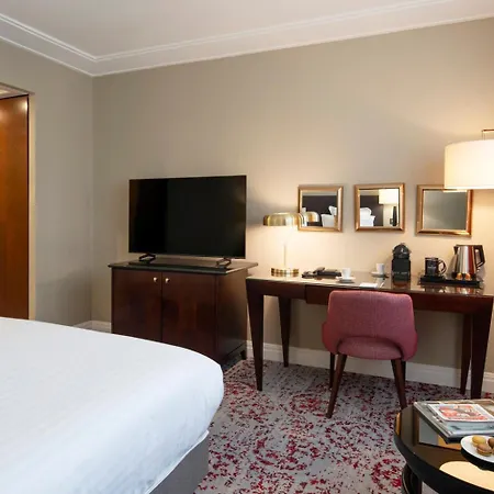 Warwick Champs-elysees