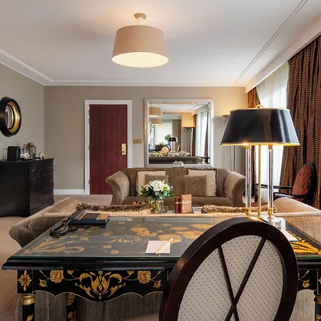 Warwick Champs-elysees 4* Paris