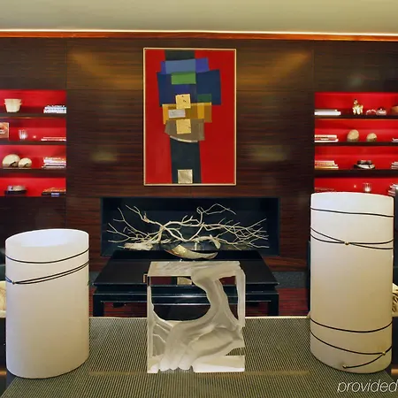 Warwick Champs-elysees Parijs