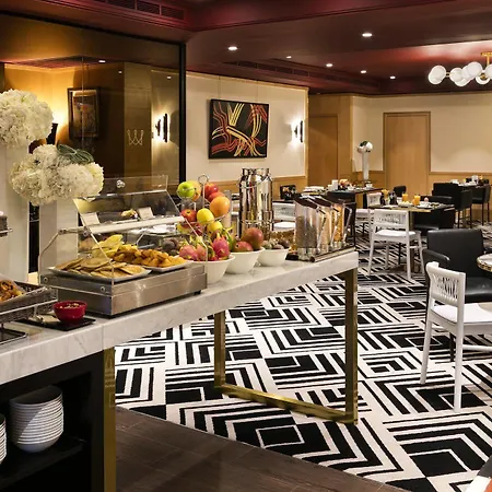 Warwick Champs-elysees Hotel 4*