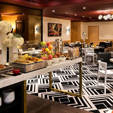 Warwick Champs-elysées Hotel 4*