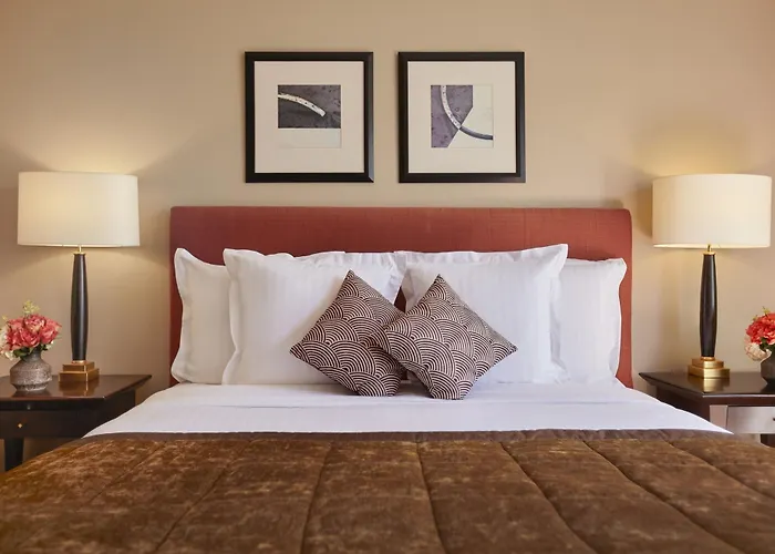 Warwick Champs-elysees מלון