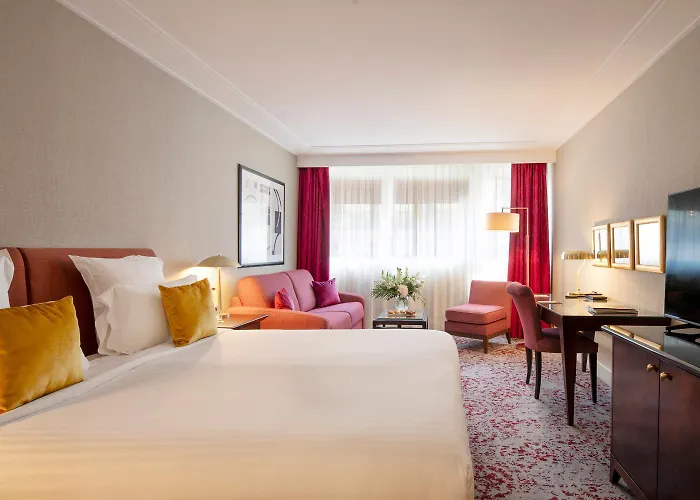 Otel Warwick Champs-elysees 4*