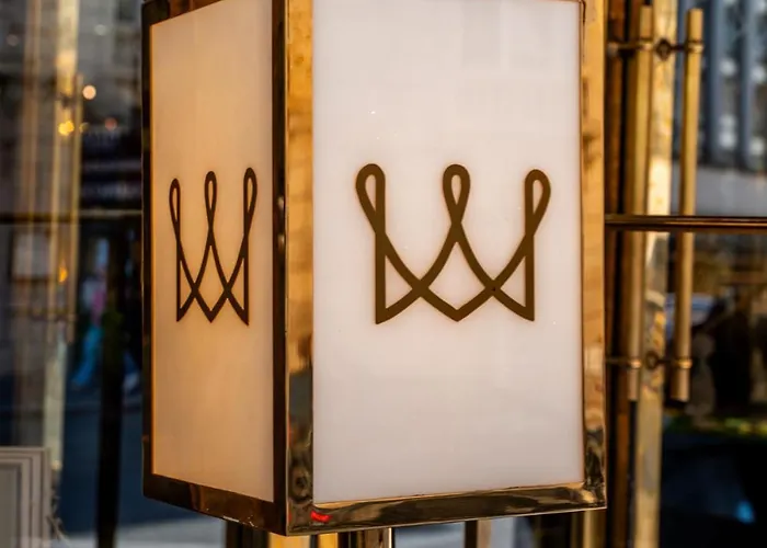 Otel Warwick Champs-elysees 4*