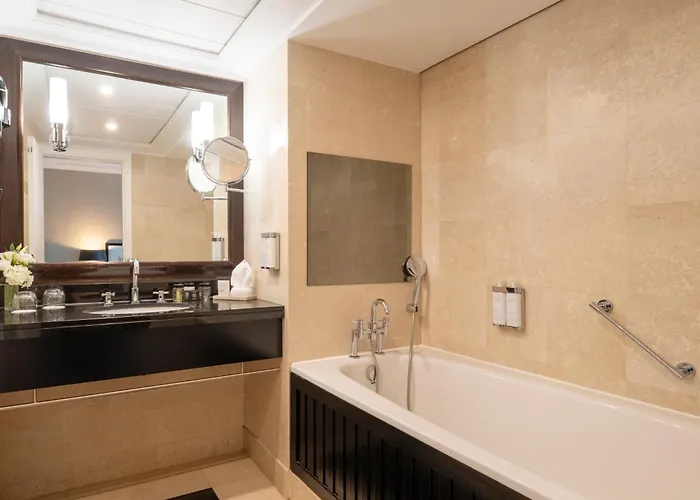 Warwick Champs-elysees Paris