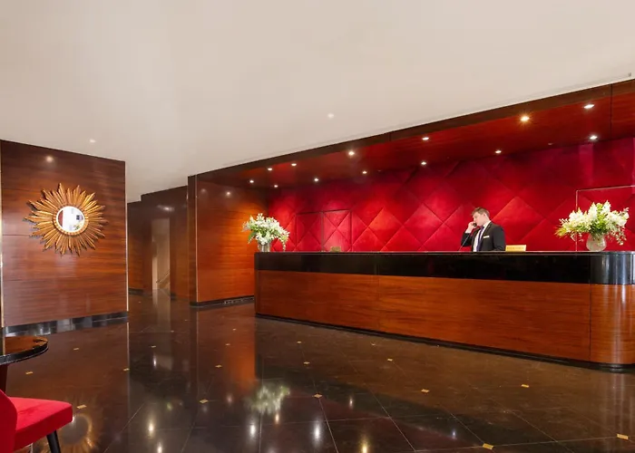 酒店 Warwick Champs-elysees 4*