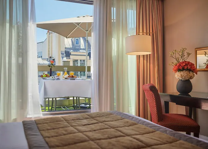 Otel Warwick Champs-elysees 4*