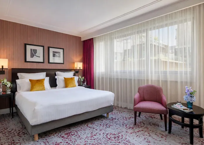Warwick Champs-elysees 4* Paris