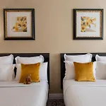 Warwick Champs-elysees 4*