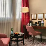 Warwick Champs-elysees 호텔 4*