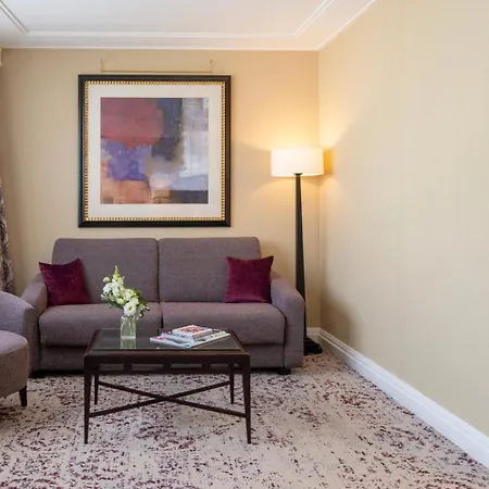 Warwick Champs-elysees 4* Paris