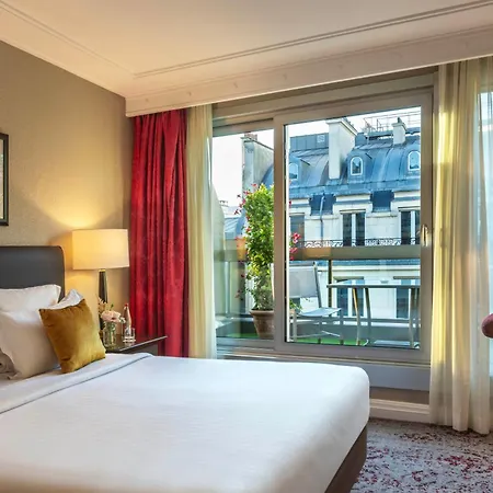 Warwick Champs-elysees 4*