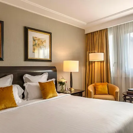 Warwick Champs-elysees 4*