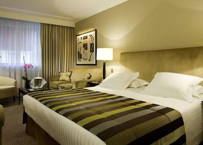 Warwick Champs-elysees 4*