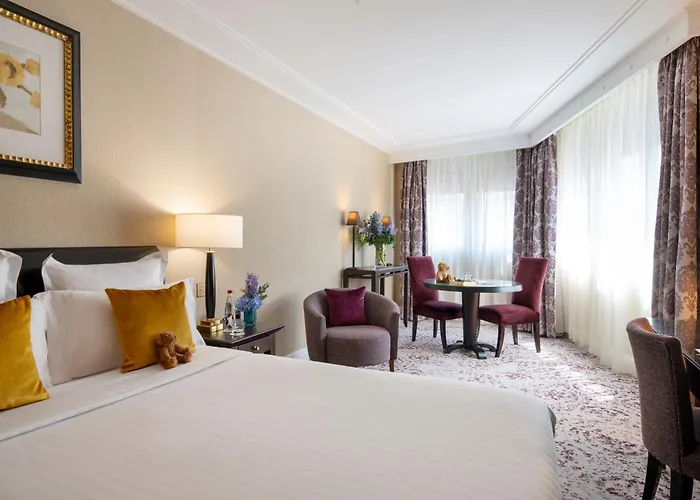 Warwick Champs-elysees