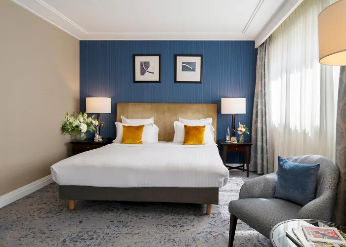 Warwick Champs-elysees 4*