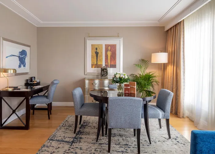 Hotel Warwick Champs-elysees Paříž