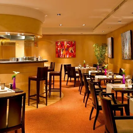 酒店 Warwick Champs-elysees 4*