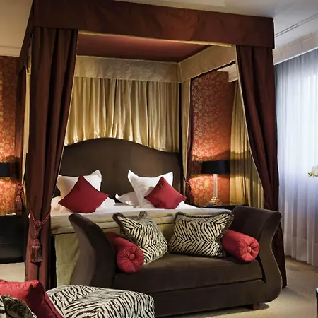 酒店 Warwick Champs-elysees 4*