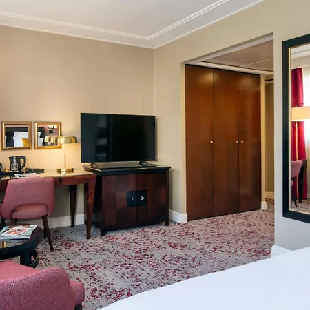 Warwick Champs-elysees