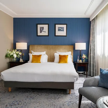 Warwick Champs-elysees 4*