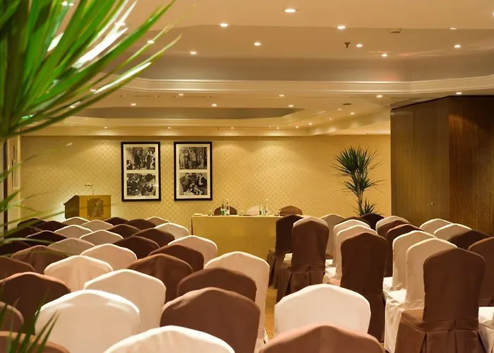 Warwick Champs-elysees 4* باريس